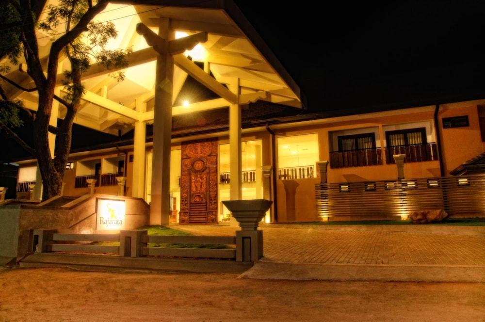 Rajarata Hotel Anuradhapura Esterno foto