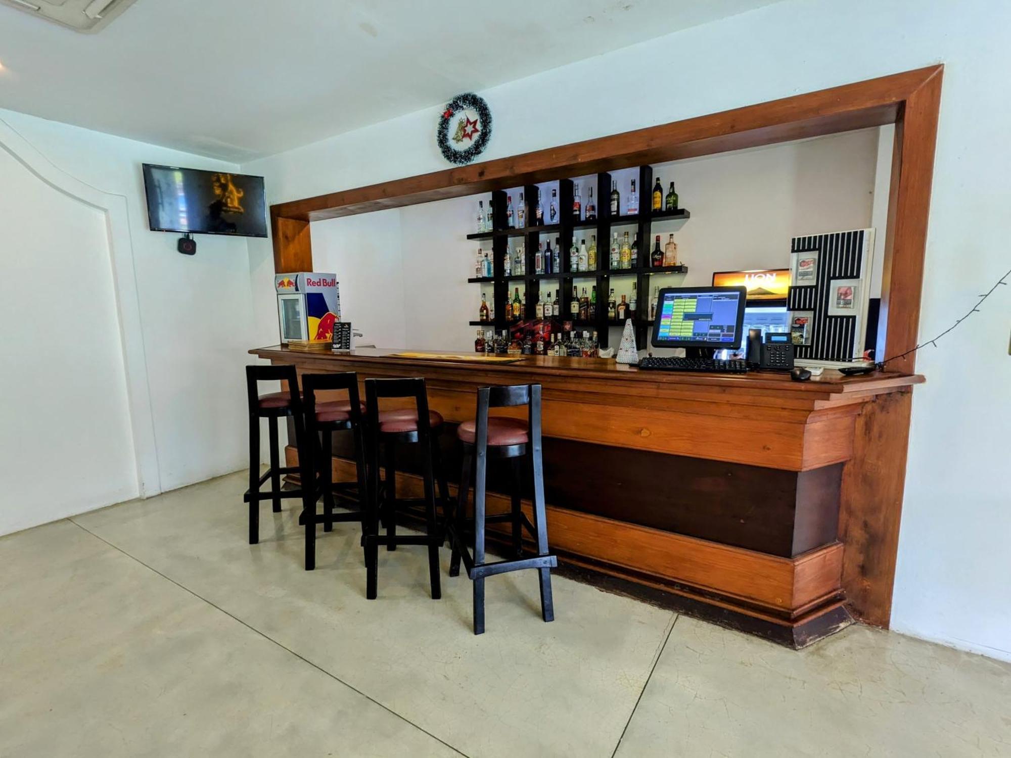 Rajarata Hotel Anuradhapura Esterno foto