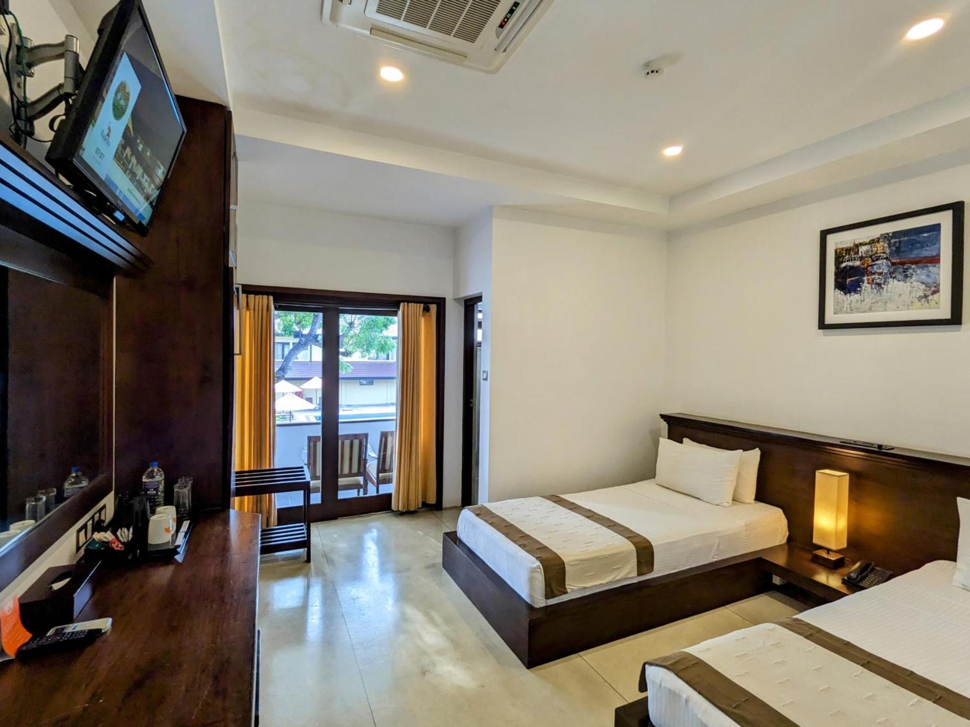 Rajarata Hotel Anuradhapura Esterno foto