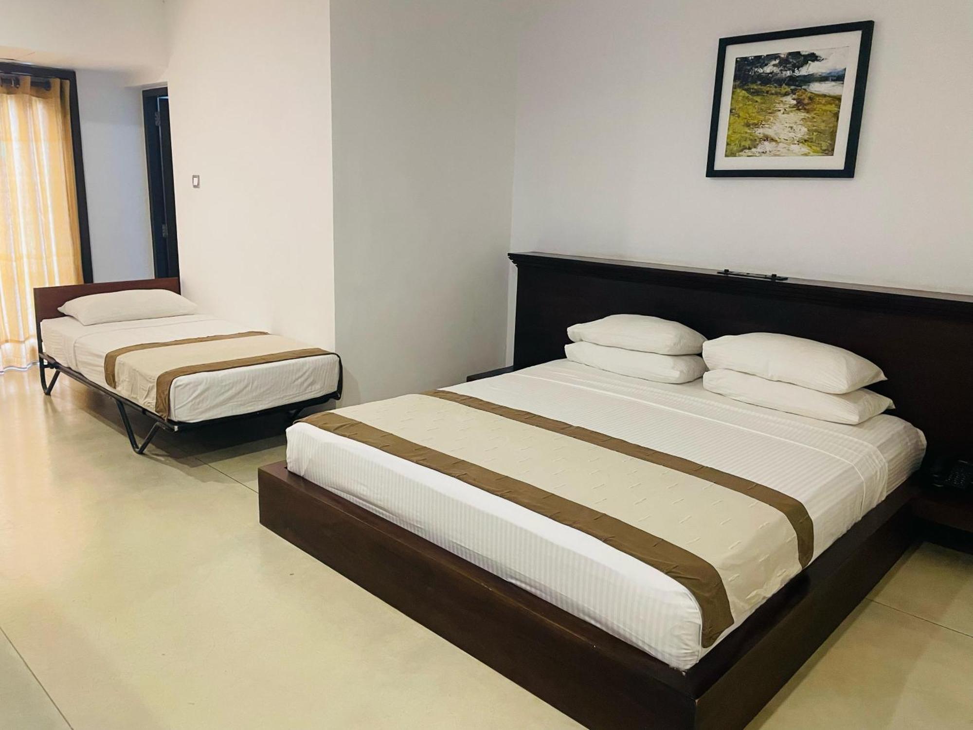 Rajarata Hotel Anuradhapura Esterno foto
