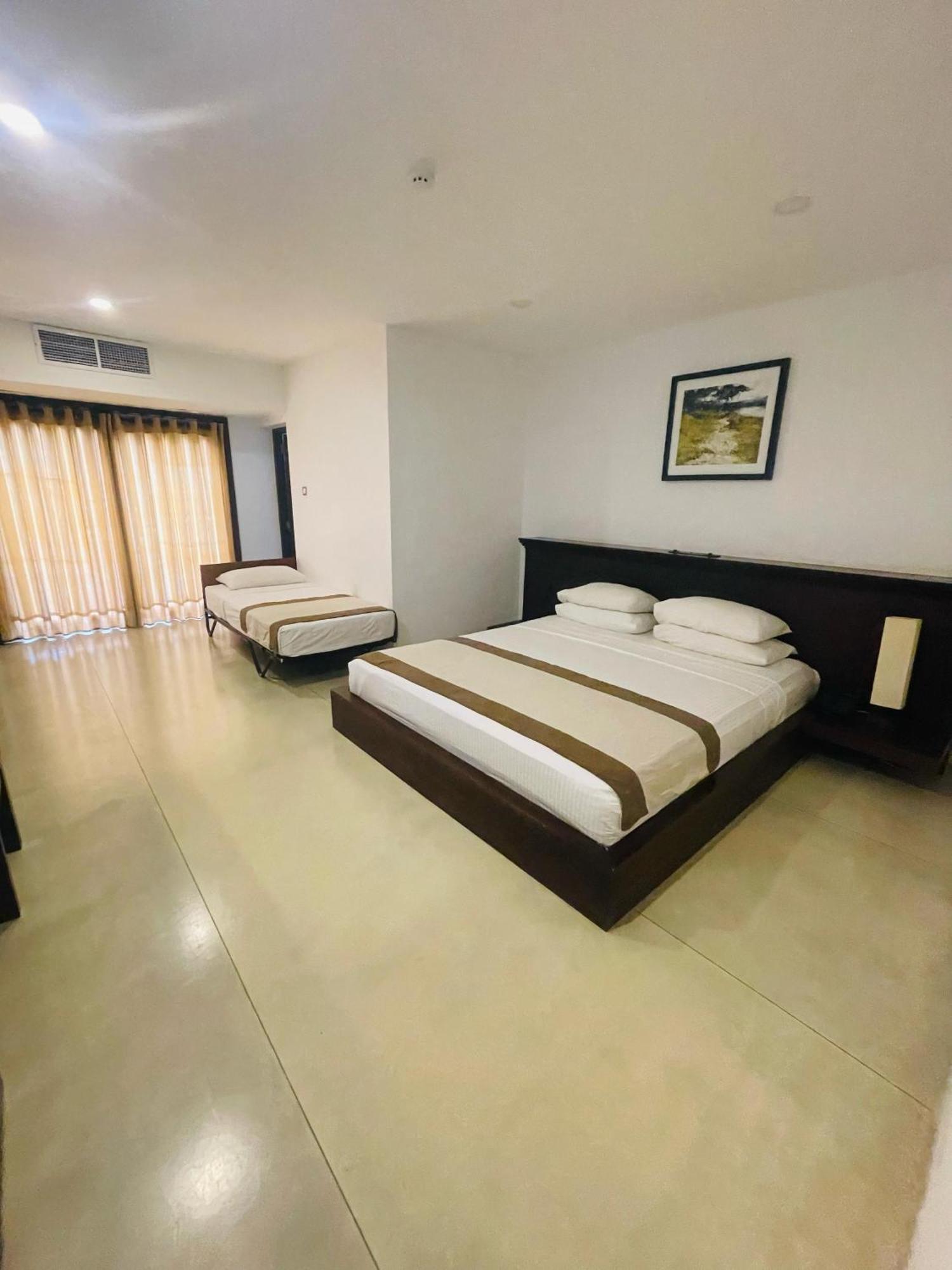 Rajarata Hotel Anuradhapura Esterno foto