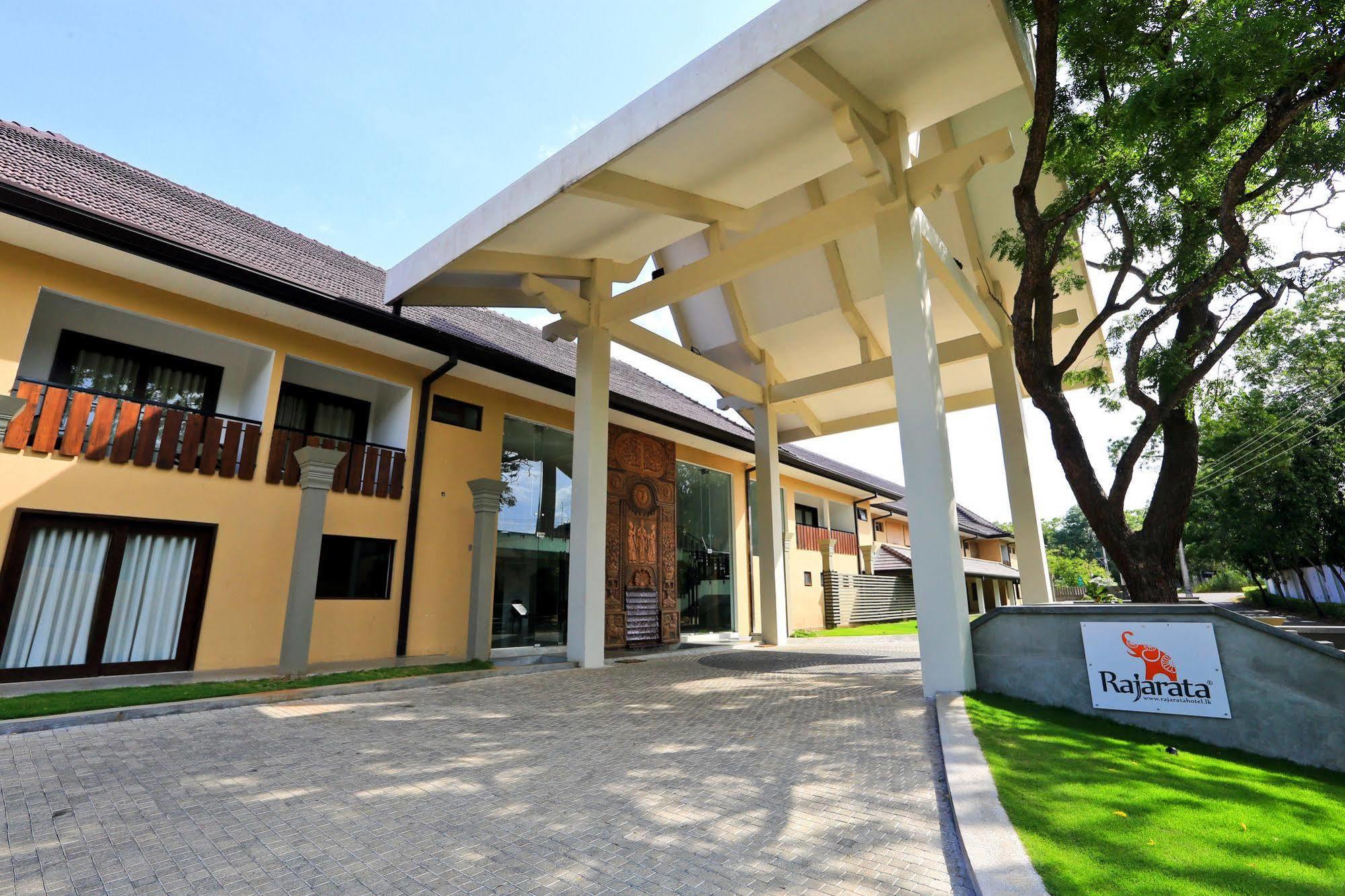 Rajarata Hotel Anuradhapura Esterno foto